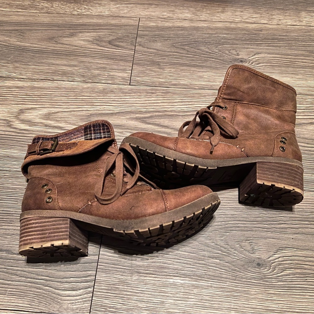 Rock and Candy Womens Sonni Faux Leather Combat Boots Tan Size 9
